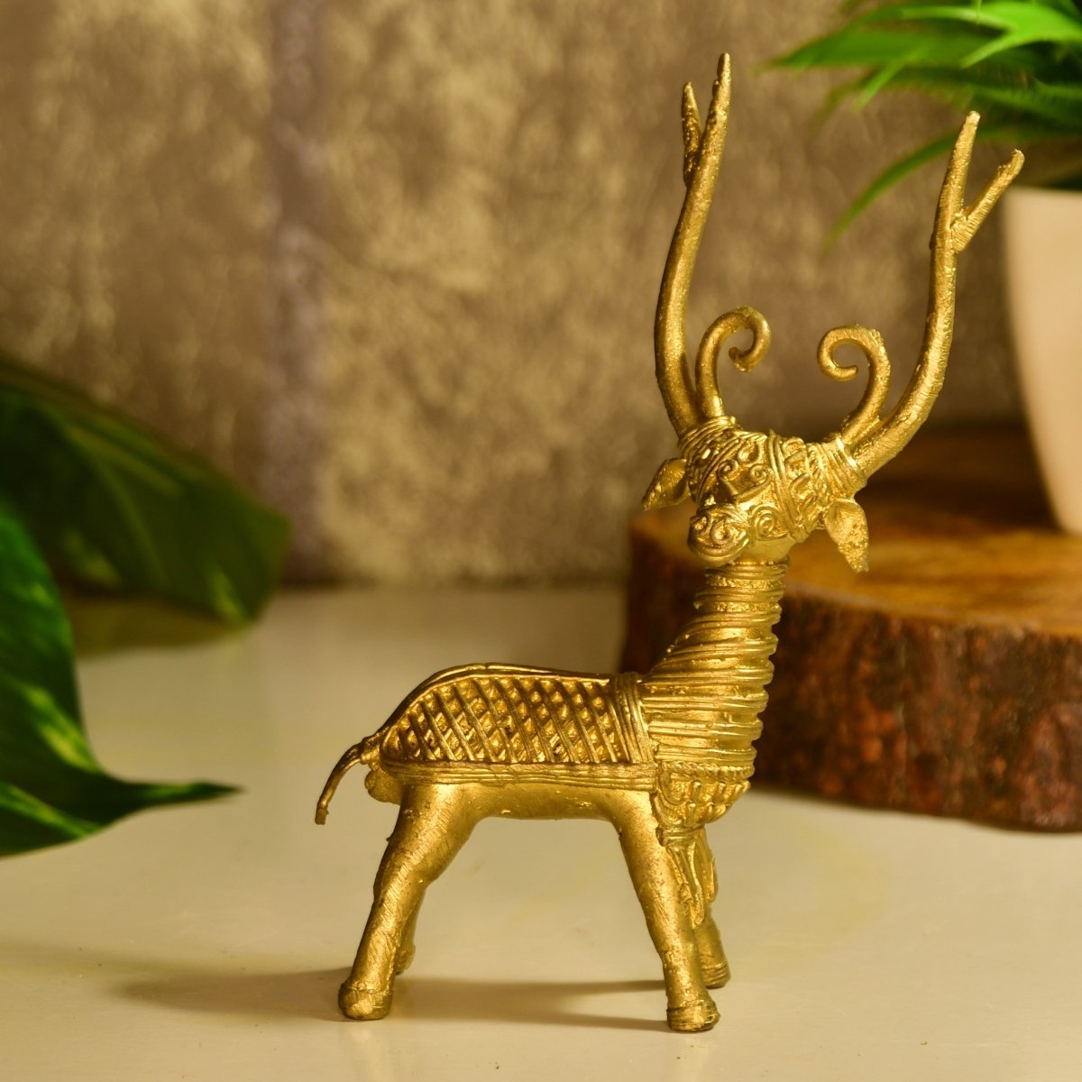 The Deer on feet --Sowpeace-The Deer on feet --Sowpeace-The Deer on feet-Dok/DDST/BR/TT-Sowpeace-Dok/DDST/BR/TT-Sowpeace