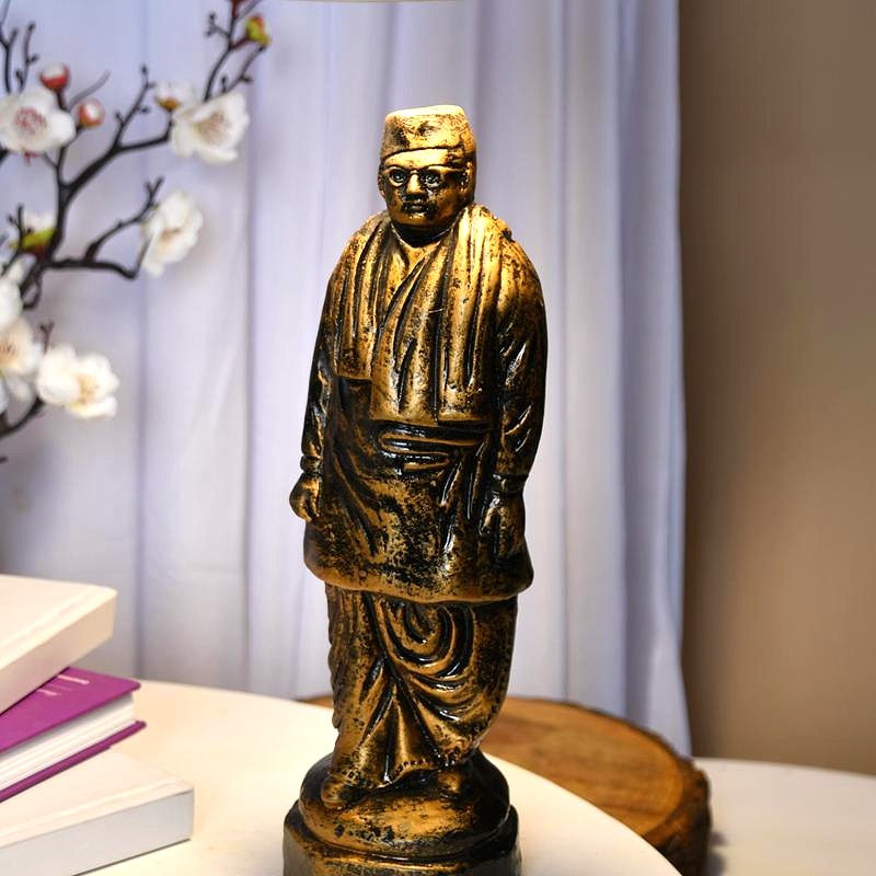Terracotta Netaji Statue: Artisan-Made Tabletop Decor Masterpiece