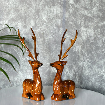 Sowpeace Pair of wooden sitting deer Artisan Decor