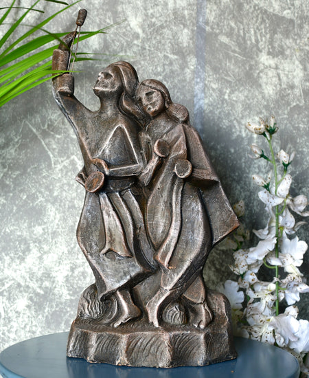 Abstract Baul: Terracotta Tabletop Elegance Decor Piece