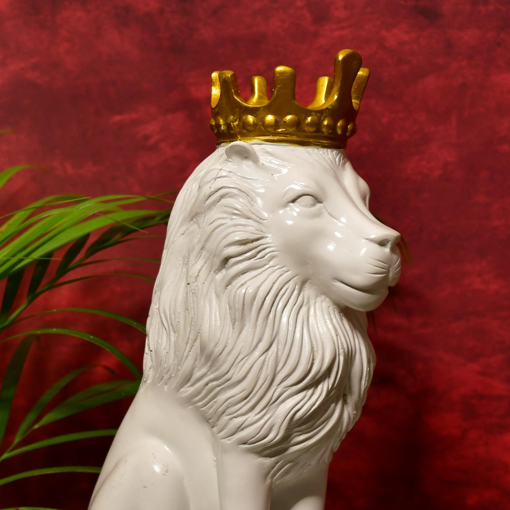 Sowpeace White Lion Showpiece