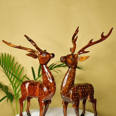 Artisan Wooden Deer Set: Exquisite Home Decor